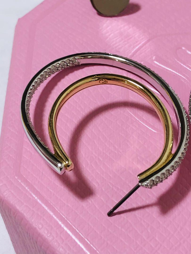 スワロフスキー Swarovski Hyperbola フープピアス 中