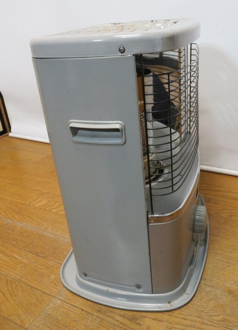 コロナ開放式石油ストーブ　電気いらずヤカンが載せられる！