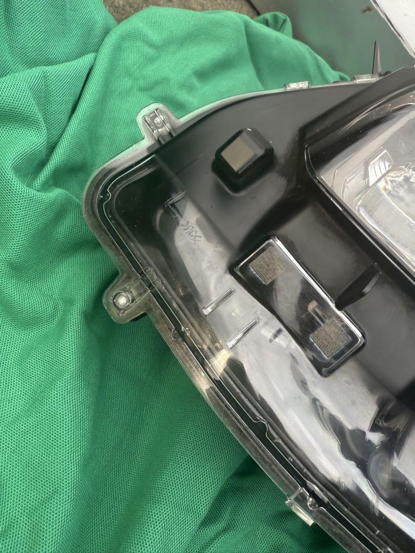 2017-2021 Toyota Prius PrimeHead light 左