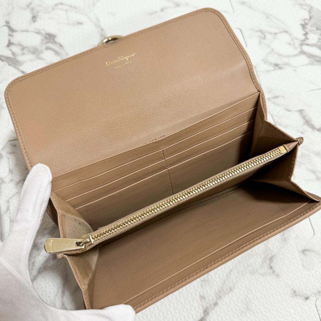 【1点限り☆特別大特価】Ferragamo フェラガモ ベージュ 長財布 美品