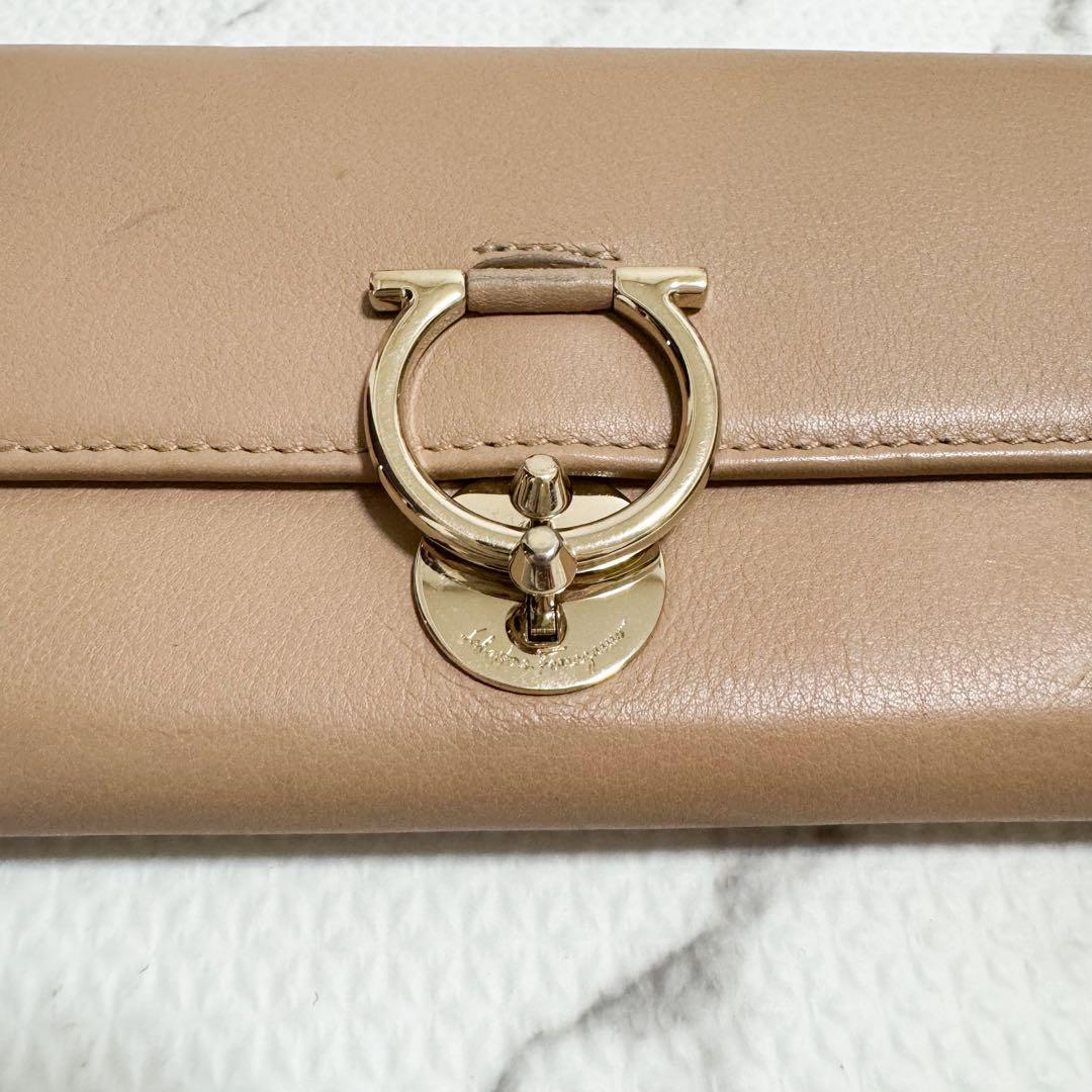 【1点限り☆特別大特価】Ferragamo フェラガモ ベージュ 長財布 美品