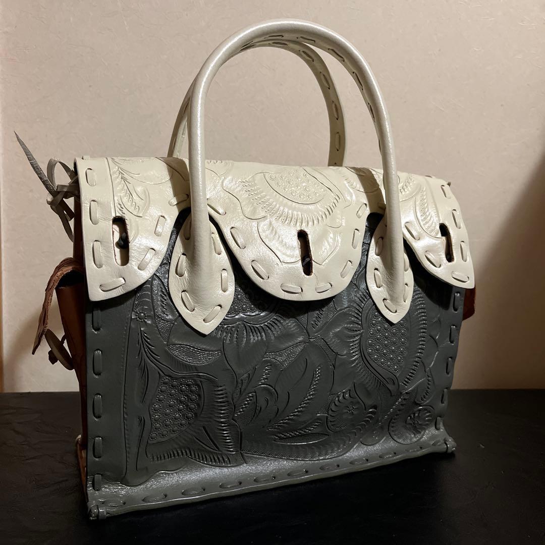 カービングトライブス マエストラS grace continentalCarvin Tribes