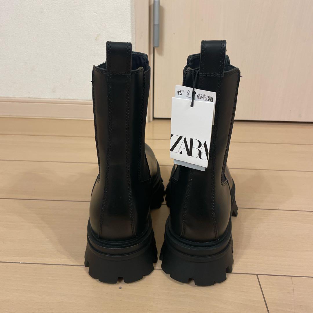 ZARA ザラ　サイドゴアブーツ　ブラック　本革　革靴　靴　ブーツ 新品 ZARA サイドゴア チャンキートラックソールブーツ 27 0cm