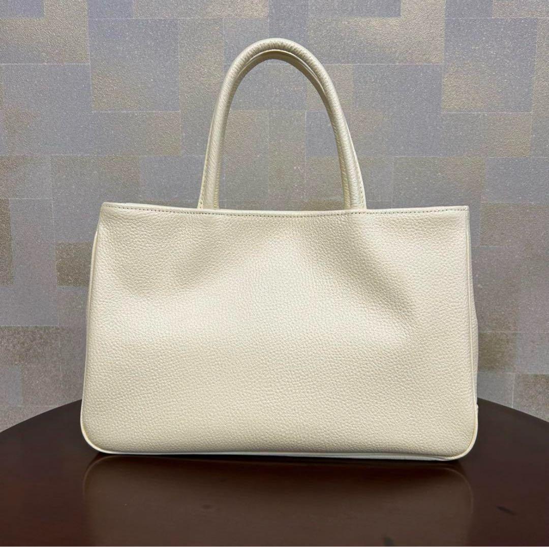 【sale】衿秀　トートバッグ　アイボリー　レザー　牛革　A4