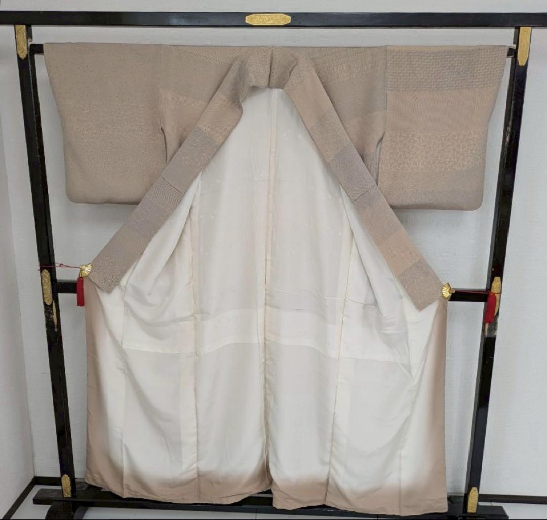 最新 江戸小紋 寺山存男 一つ紋 寄せ柄 ベージュ地 上品 着物 U-5650 着物・浴衣