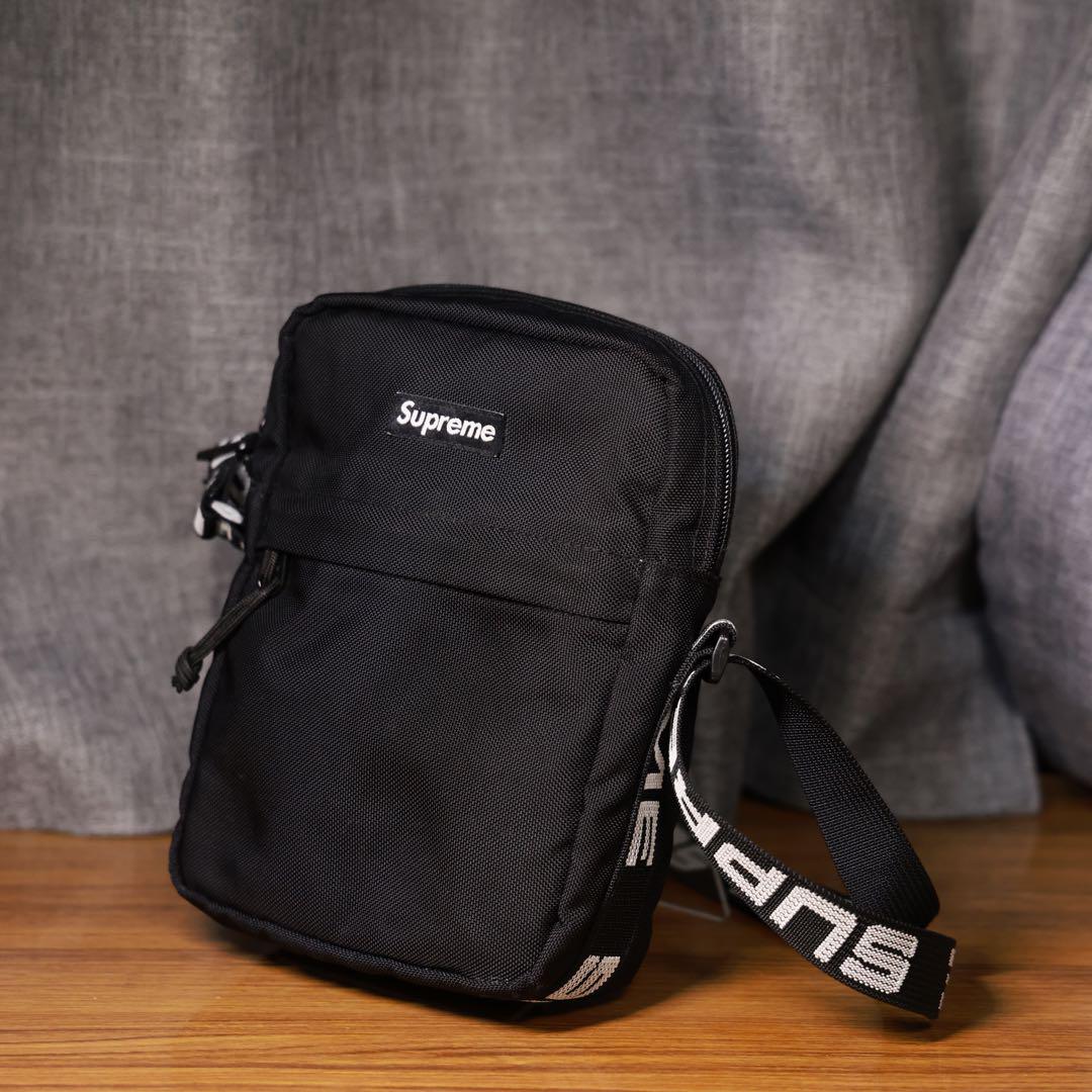 Supreme ショルダーバッグ ブラック ロゴストラップ
