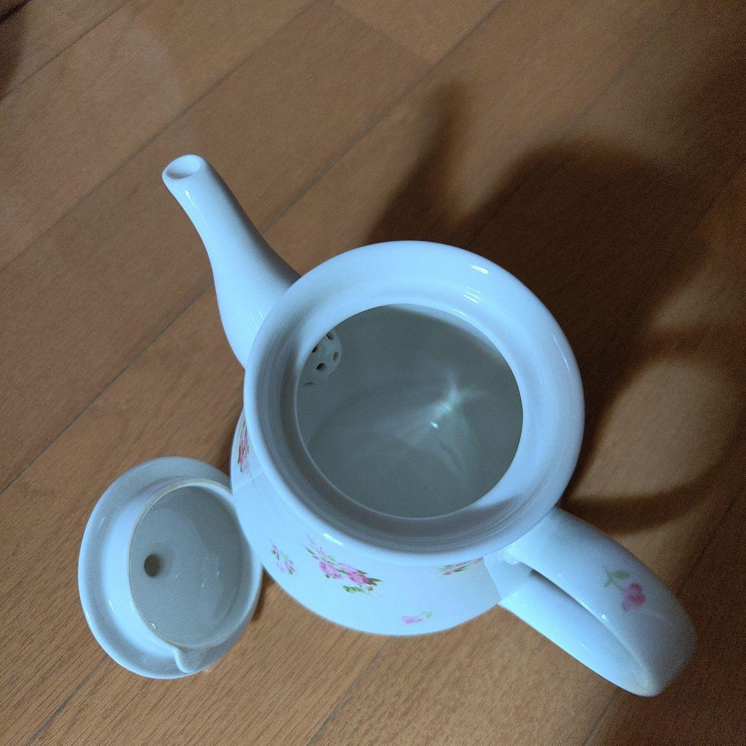 ご予約品　ローラアシュレイ　プレート、カップソーサーなどのセット