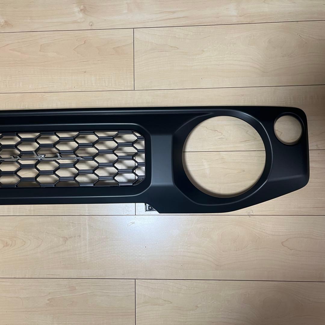 ジムニー　フロントグリル