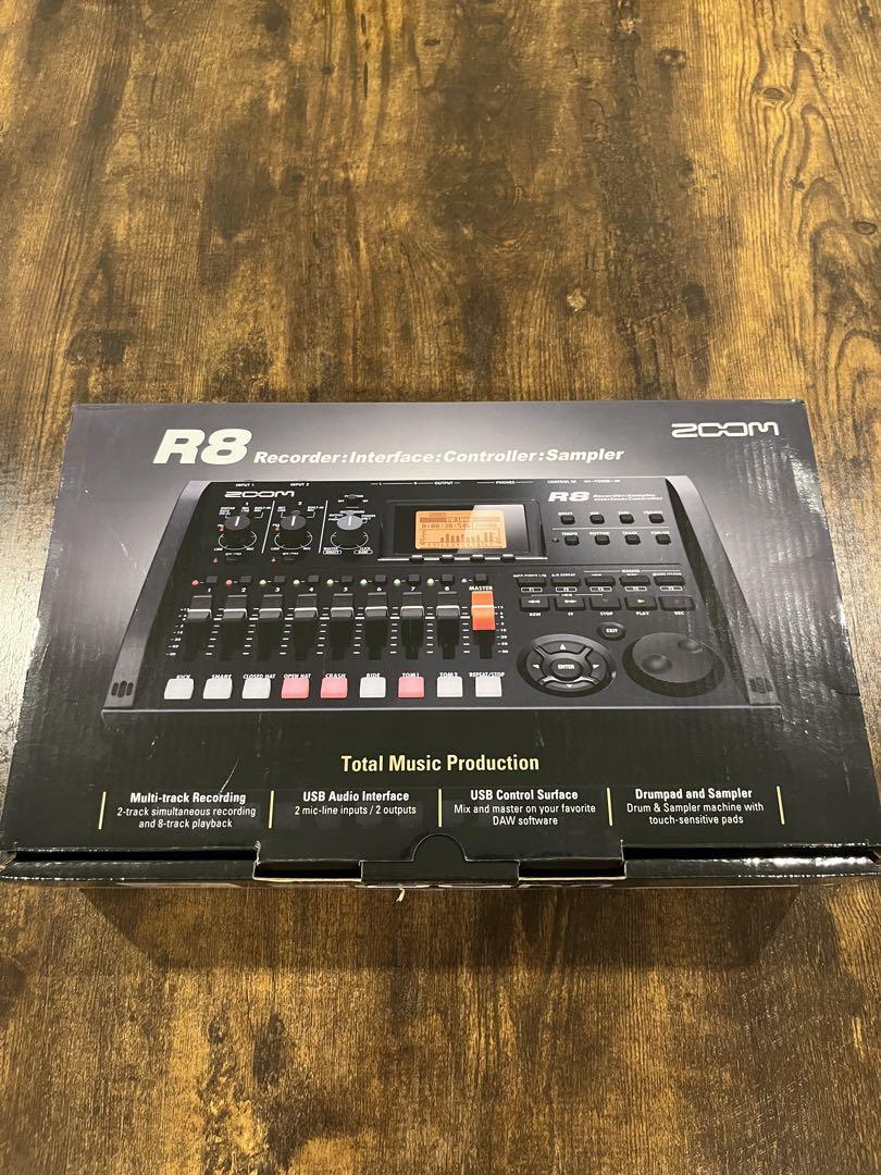 Zoom R8 マルチトラックレコーダー