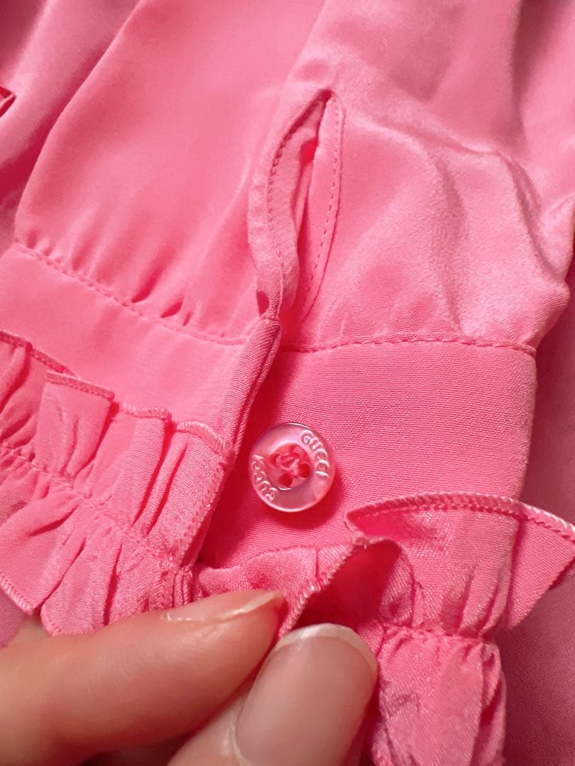 GUCCI ピンク ブラウス 130 コサージュ GUCCI ピンク ブラウス 130 コサージュ