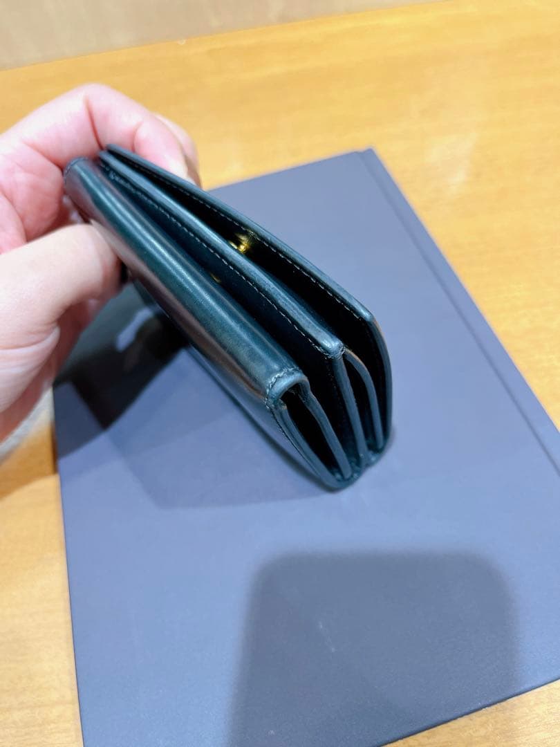 三つ折り財布 黒傷や汚れあり