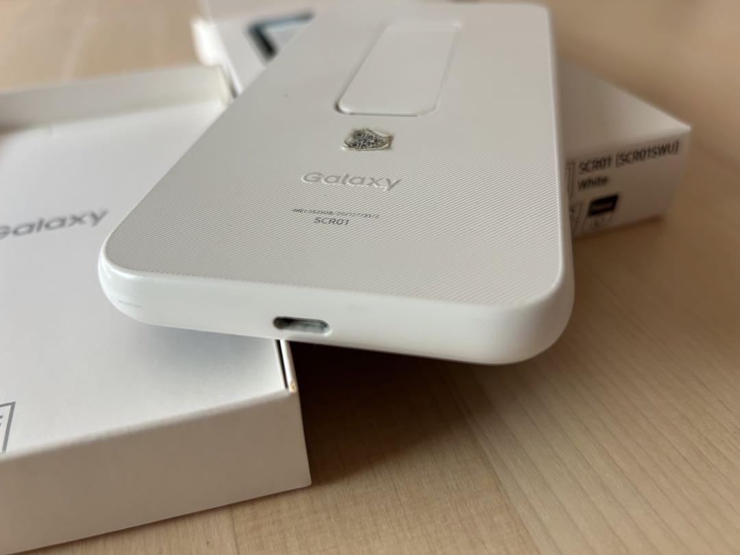 Galaxy 5G Mobile Wi-Fi SCR01 white