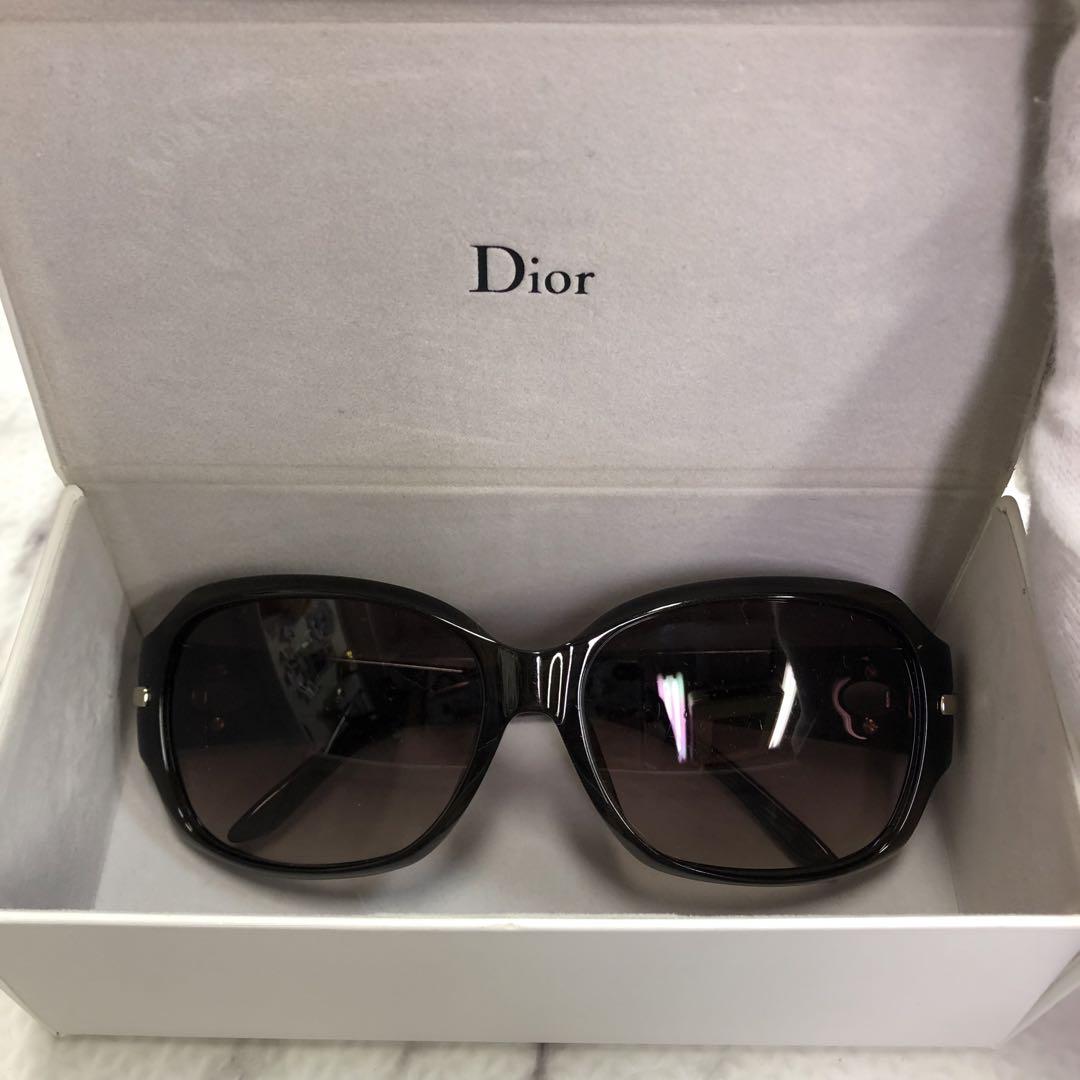 Dior クリスチャンディオール テンプル型押しデザイン ロゴ金具 サングラス - メルカリ