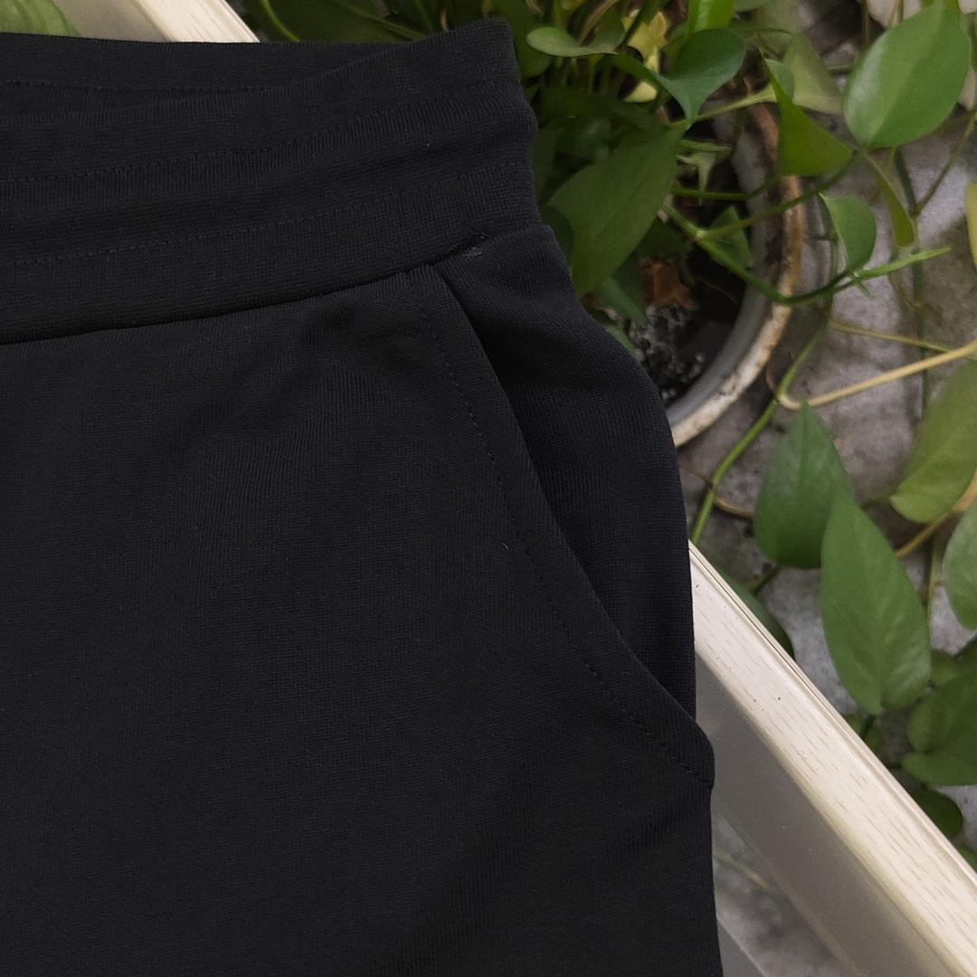 AMI 黒いショートパンツ ウエストドローストリング