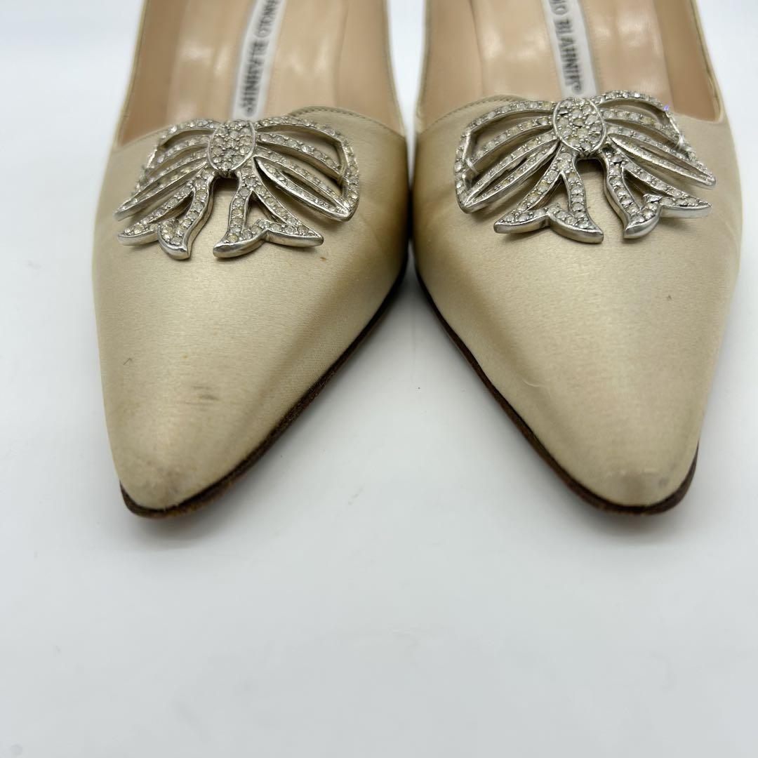 Manolo Blahnik シャンパンゴールド サテン パンプス サイズ37