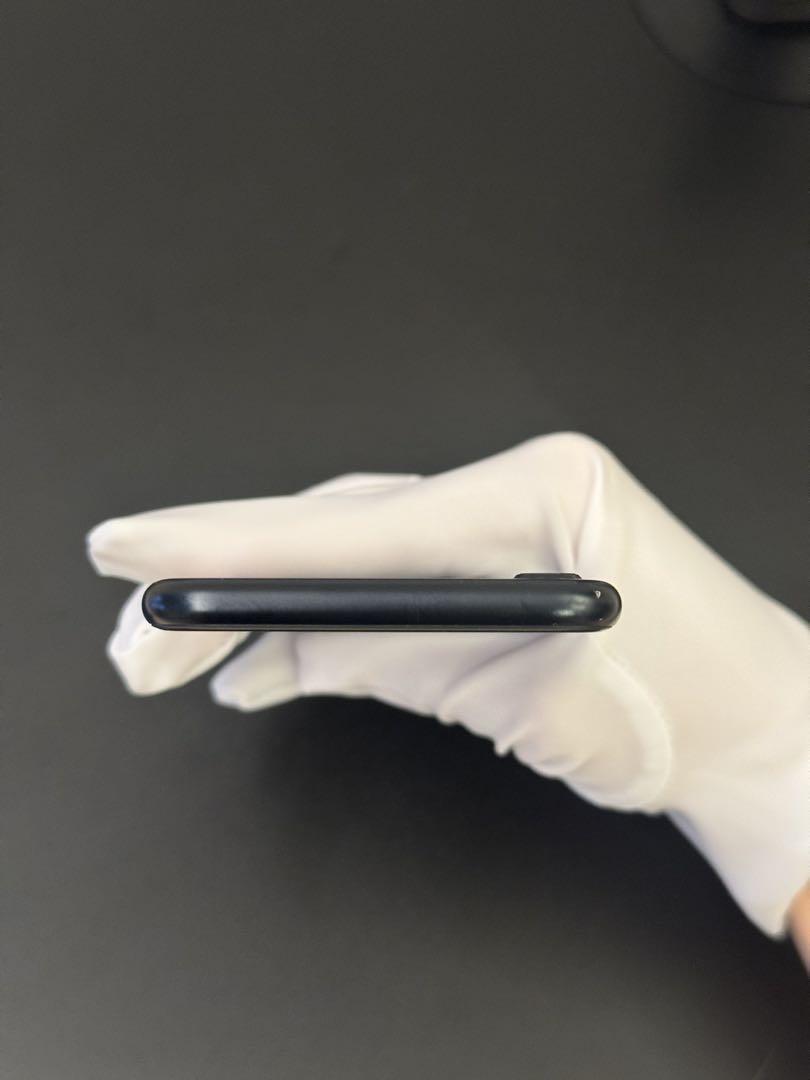 美品 iPhone SE 3 2022 第三世代 64GB SIMフリー