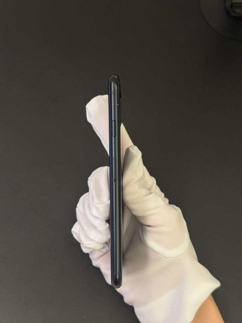 美品 iPhone SE 3 2022 第三世代 64GB SIMフリー