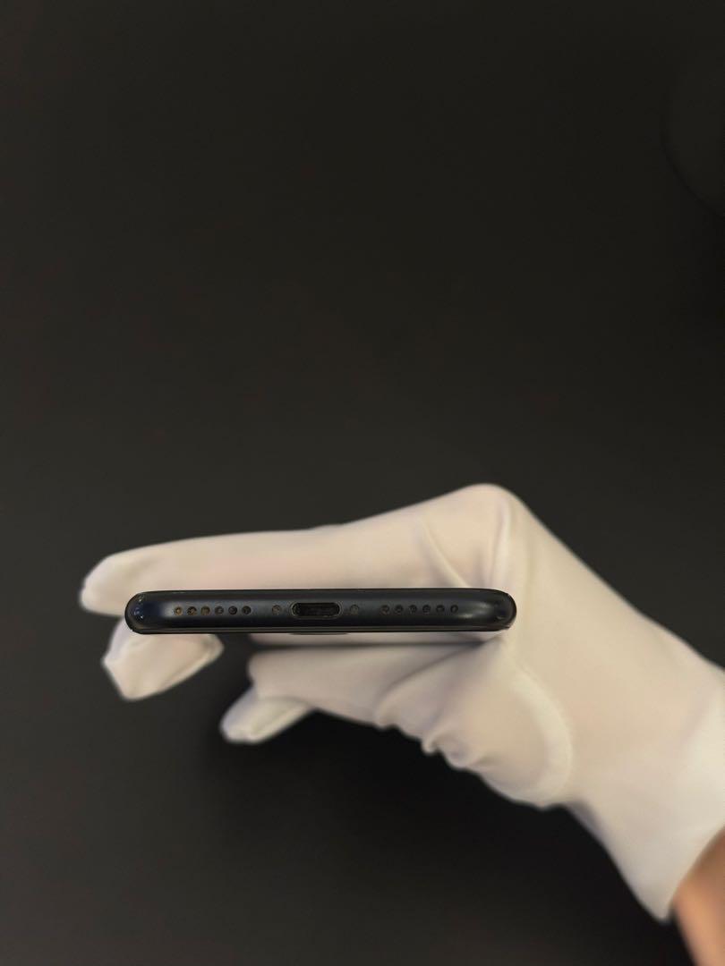 美品 iPhone SE 3 2022 第三世代 64GB SIMフリー