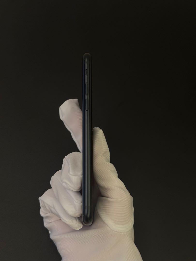 美品 iPhone SE 3 2022 第三世代 64GB SIMフリー