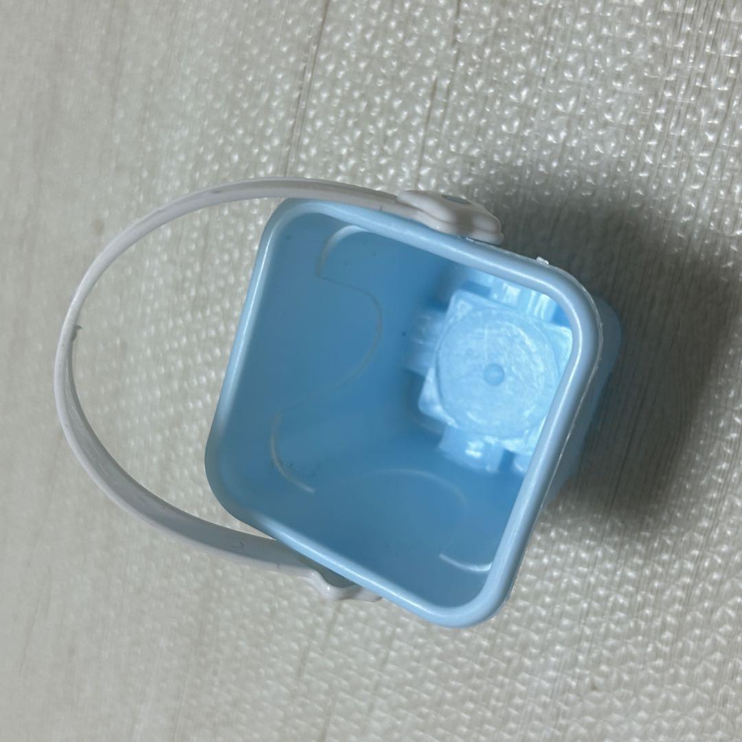 水色 四角形 バケツ ハンドル付き