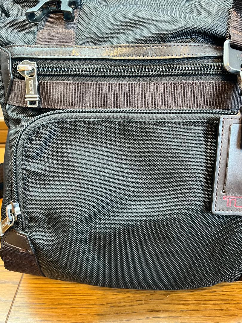 TUMI ブラック ロールトップバックパック　※やや汚れあり TUMI ブラック ロールトップバックパック ※やや汚れあり バッグ