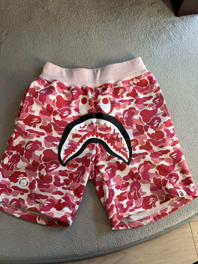 A Bathing Ape アベイシングエイプのセットアップになります。