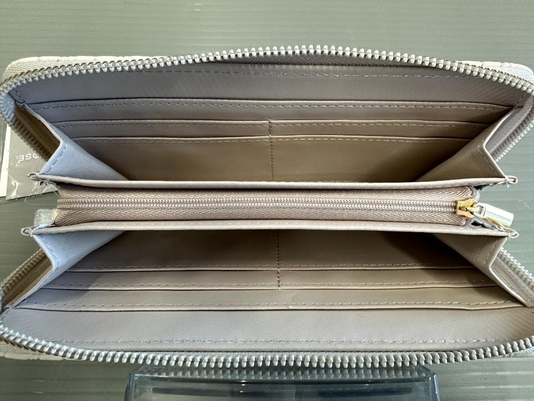 【未使用品】キルティングロージア　長財布　レディーズ　アイボリー YW4213492393