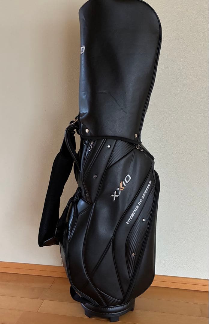 ゼクシオ 超軽量 スタンダードモデルキャディバッグ ゴルフ GGCX161 黒 ゼクシオ 超軽量 スタンダードモデルキャディバッグ ゴルフ GGCX161 黒