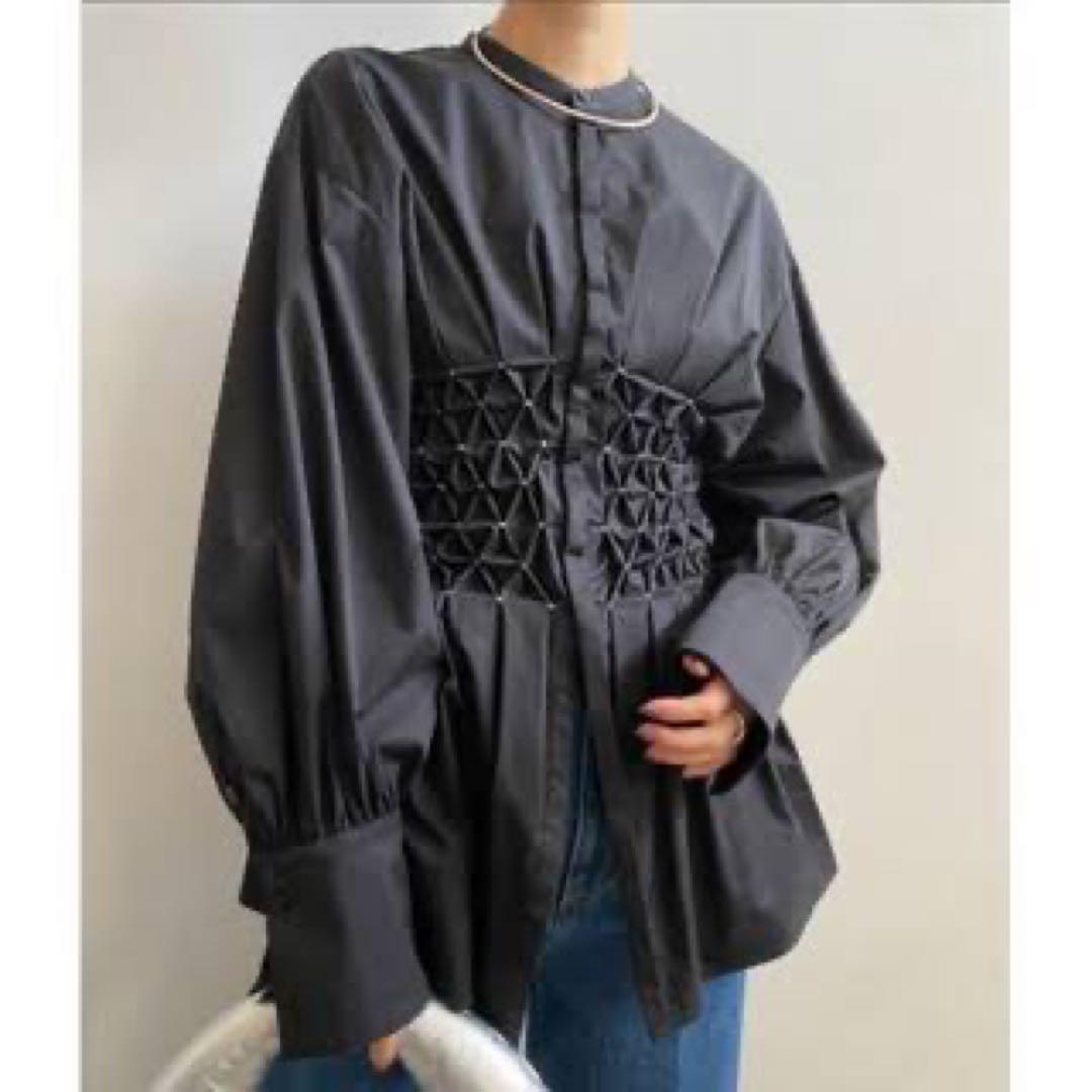 BLOOM SHIRRING SHIRT ブラック