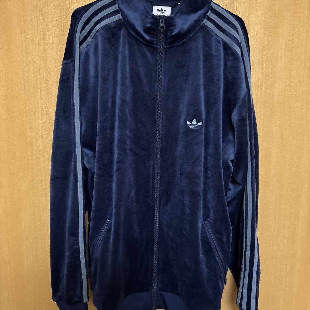 adidas ベロア トラックジャケット ネイビー