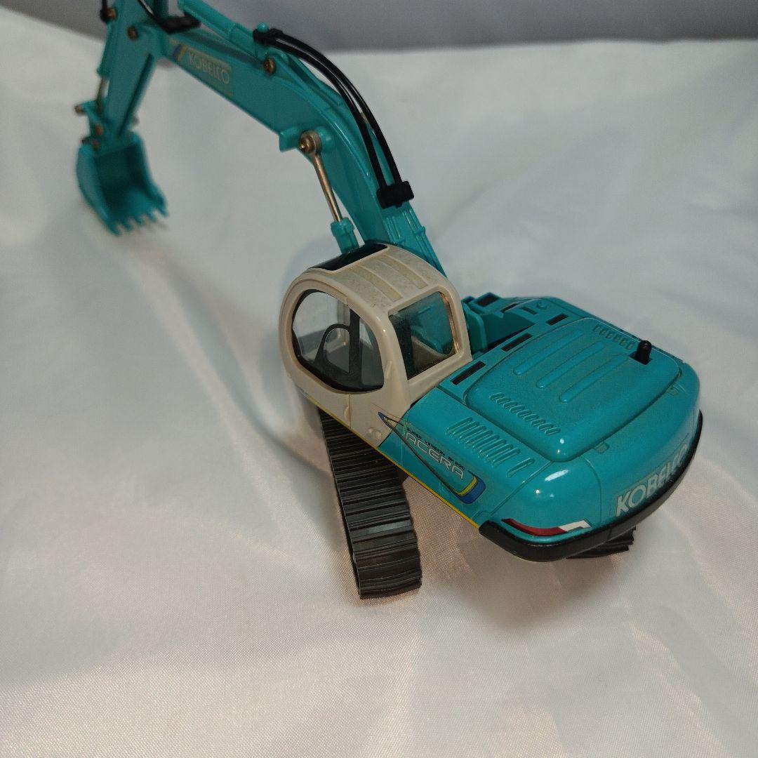 アームが動く！コベルコ　アセラ ショベルカー　SK200　1/52　模型