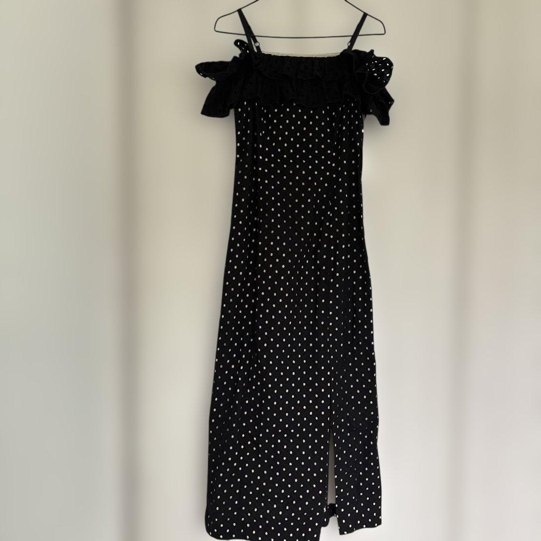 【新品】JILL STUART ドット柄キャミオフショルダーワンピース 黒