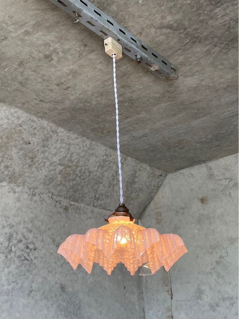 90. 40’s フランスアンティーク 古民家 ガラスシェードペンダントランプ 90. 40’s フランスアンティーク 古民家 ガラスシェードペンダントランプ