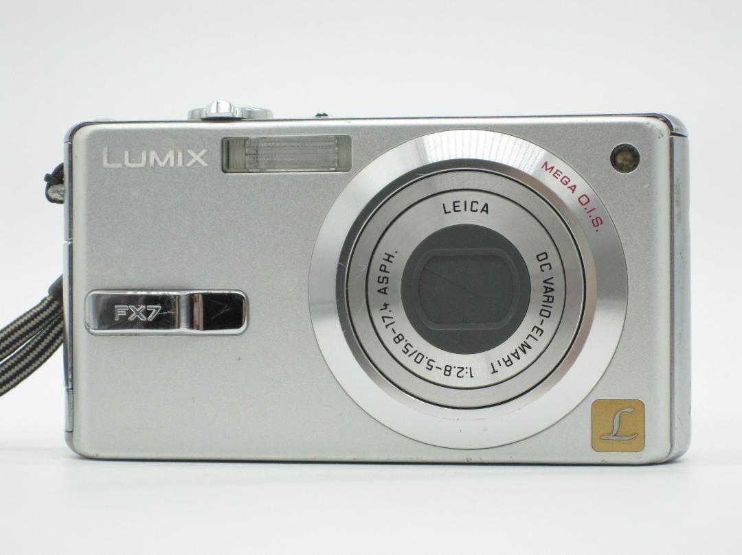 美品＊Panasonic LUMIX DMC-FX7 シルバー Amazon | パナソニック LUMIX FX7 シルキーシルバー DMC-FX7-S