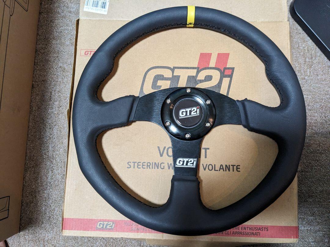 GT2i ステアリング ほぼ新品 社外ステアリング momo