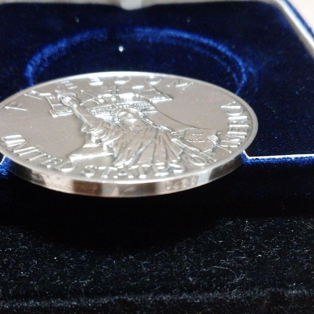 ★１９７５年＊アメリカ軍＊海軍・創設２００周年記念メダル（実物） $_57.JPG?set_id=880000500F
