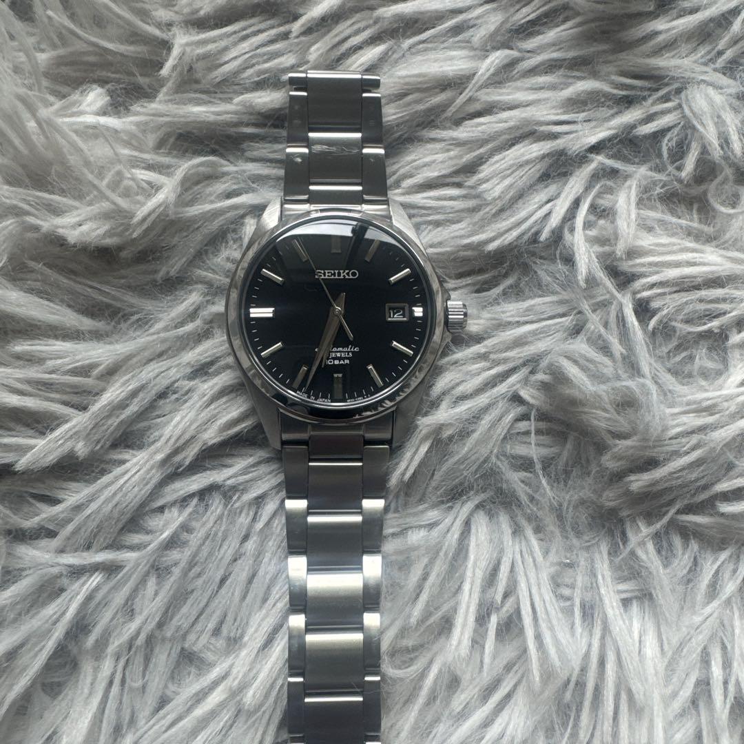 SEIKO 自動巻き ブラックダイヤル SZSB012