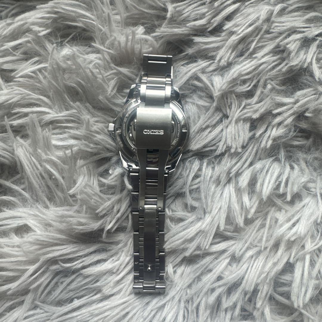 SEIKO 自動巻き ブラックダイヤル SZSB012