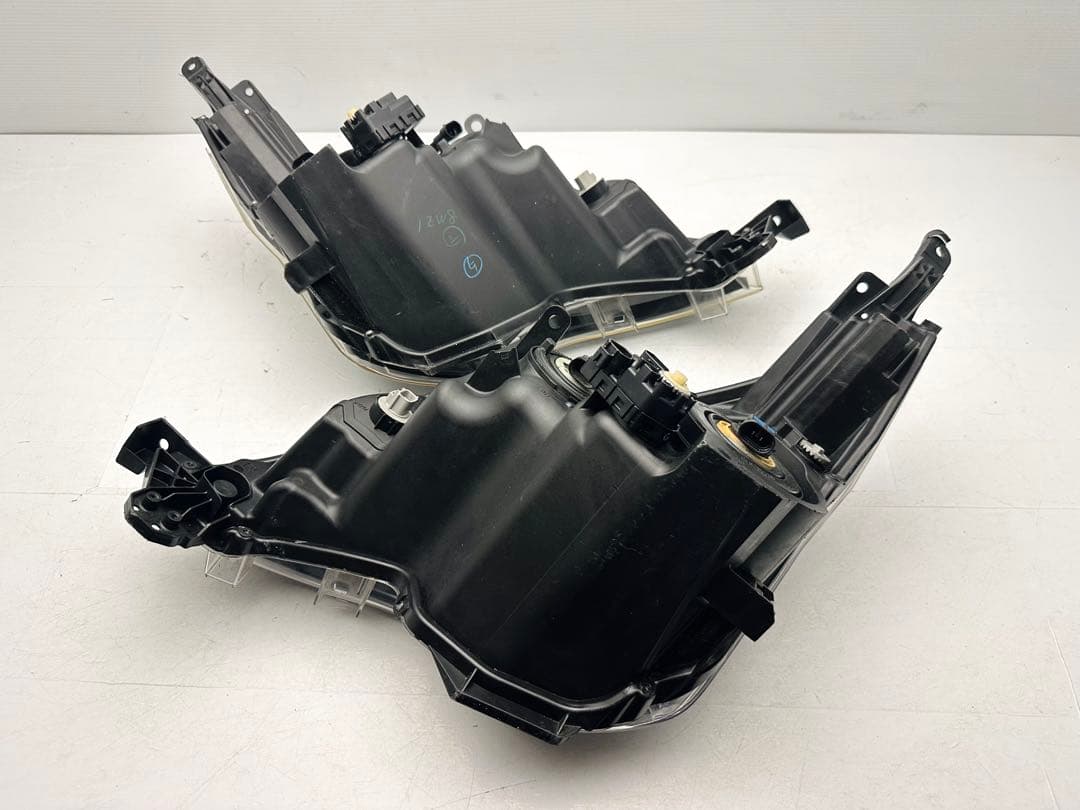 トヨタ スペイド SPADE 左右セット ヘッドライト ハロゲン 52-260