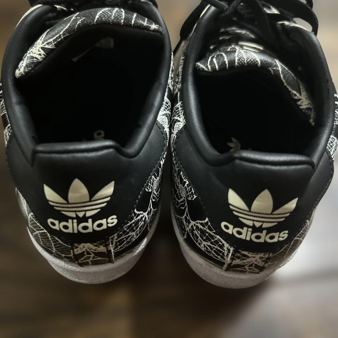adidas スーパースターフラワープリント花柄ブラック　22.5cm