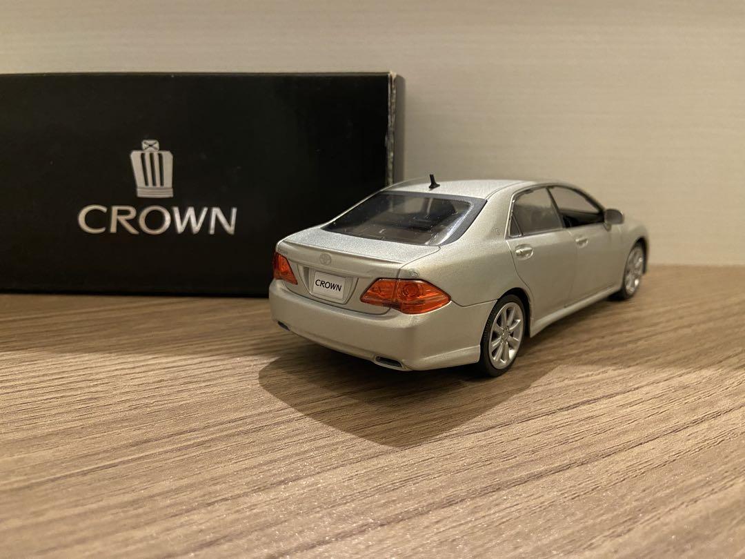 1/30 トヨタ　クラウン　アスリート　カラーサンプル　非売品ミニカー　シルバー