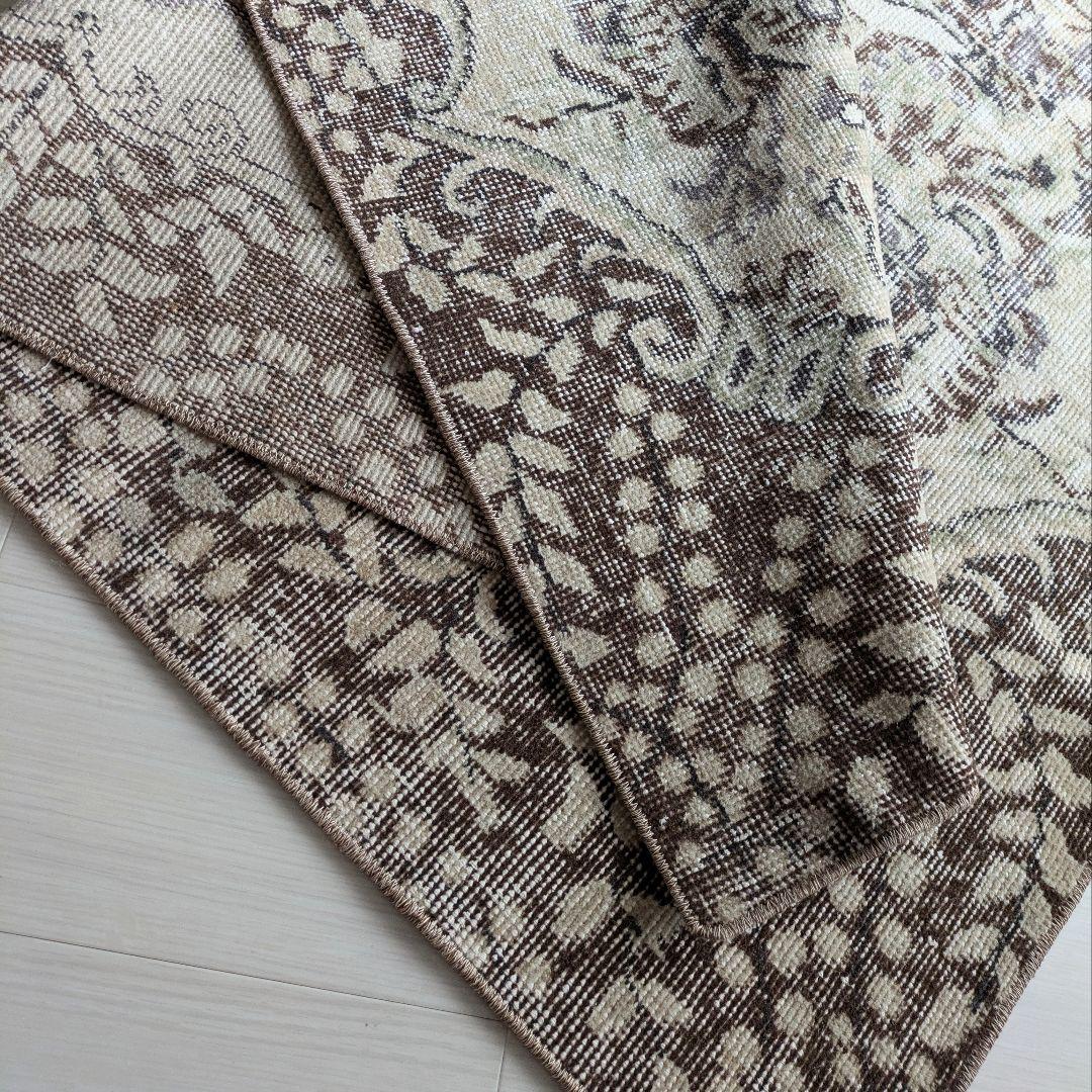 花と実 ベージュブラウン系