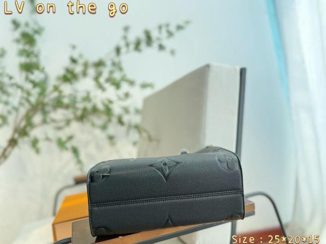 ルイ・ヴィトン オン・ザ・ゴー ショルダーバッグ ブラック 25*20*15