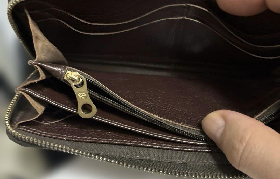 イルビゾンテは⭐︎ブラウン　長財布カウレザー本革定価４２０００円➕TAX