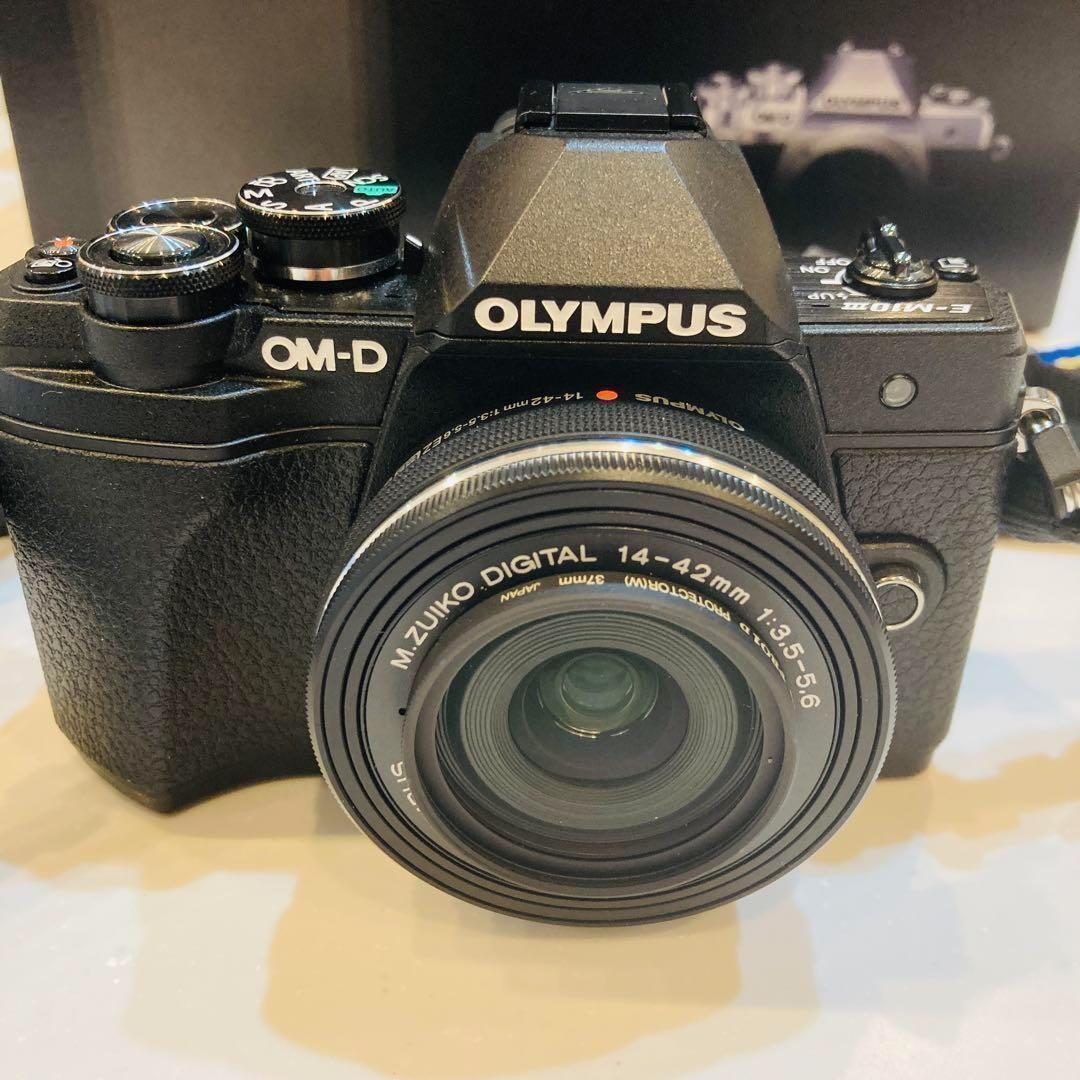 美品 オリンパス E-M10 Mark3 標準レンズ SDカード付き 美品 オリンパス E-M10 Mark3 標準レンズ SDカード付き