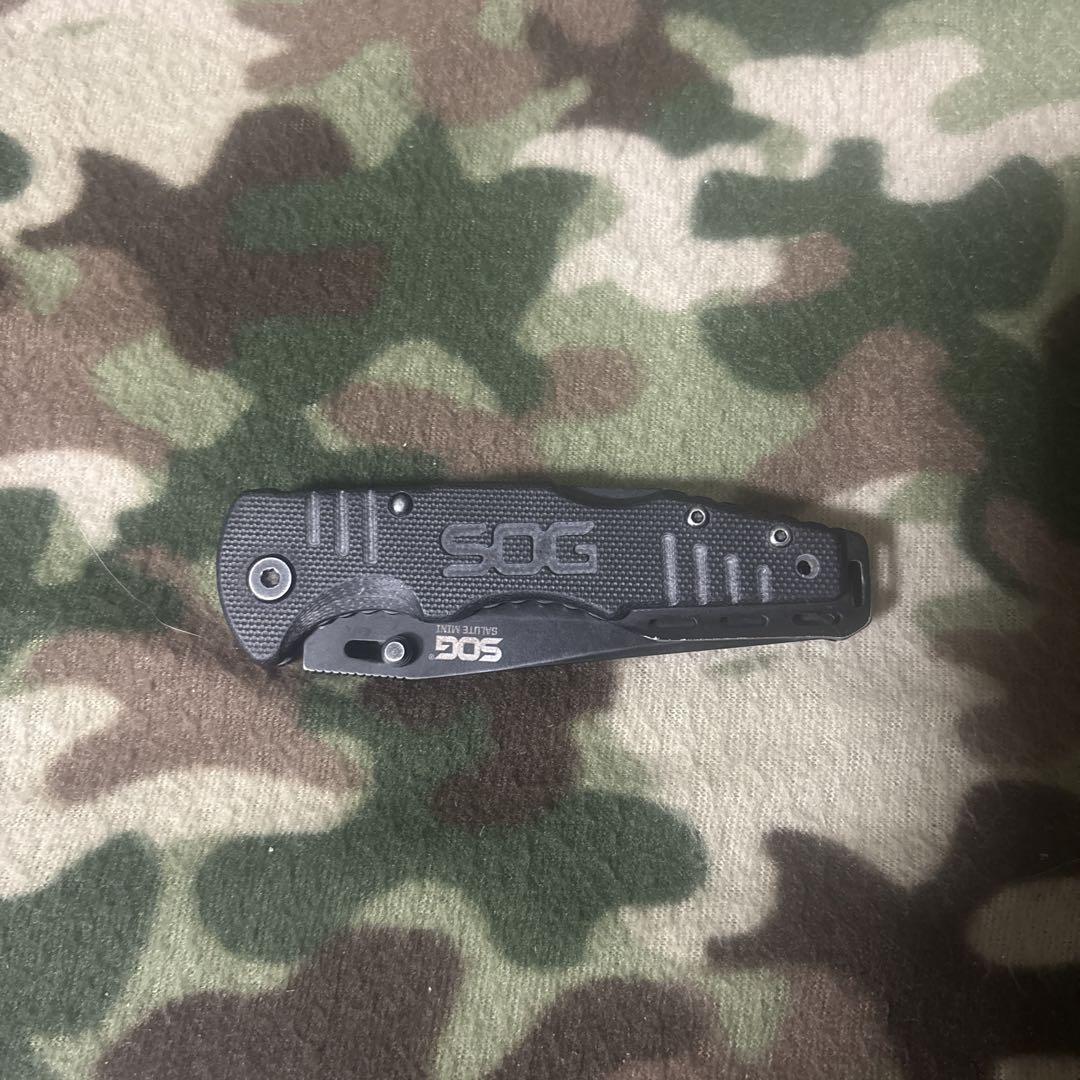 米軍放出品　SOG ナイフ　送料無料