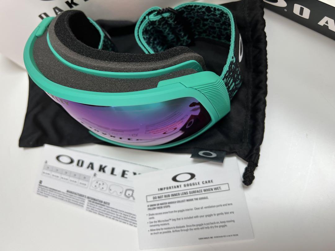 OAKLEY オークリー  OO7105-48Flight Tracker