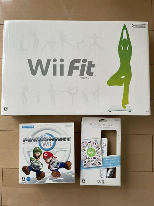 Nintendo Wii +WiiFit+マリオカート+ゲームソフト6本