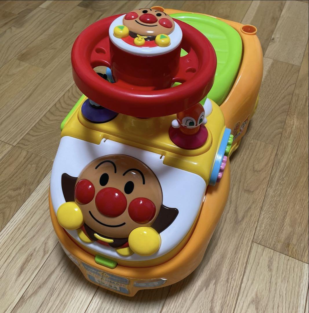 アンパンマンよくばりビジーカー 車 おもちゃ ベビー乗り物 室内用