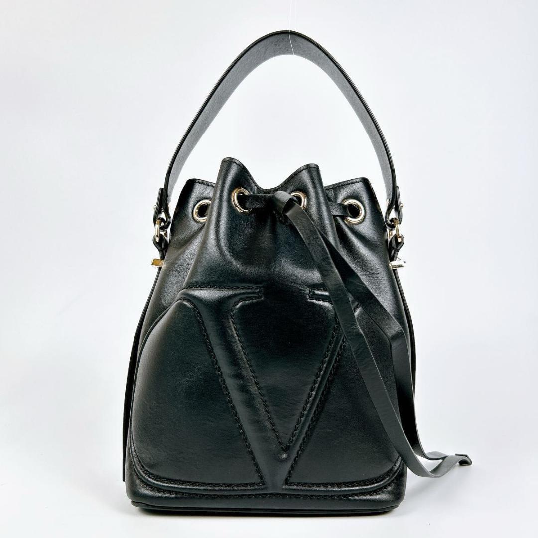 極美品✨VALENTINO GARAVANI バケット ショルダーバッグ レザー 極美品✨VALENTINO GARAVANI バケット ショルダーバッグ レザー